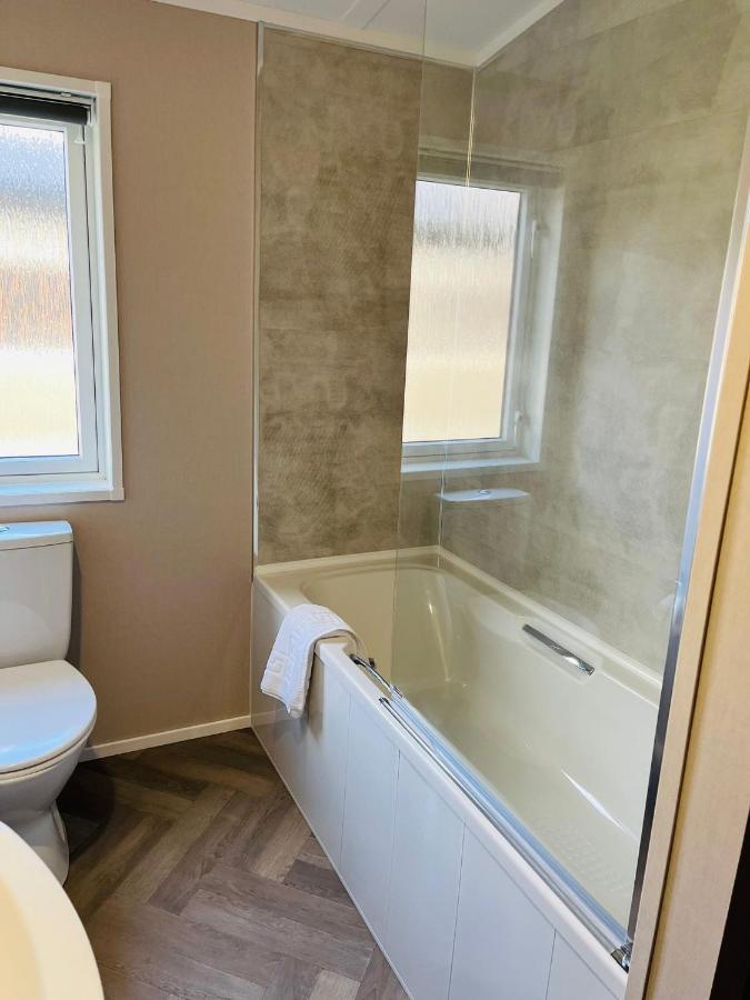 Bridgewater With Hot Tub Holiday home *